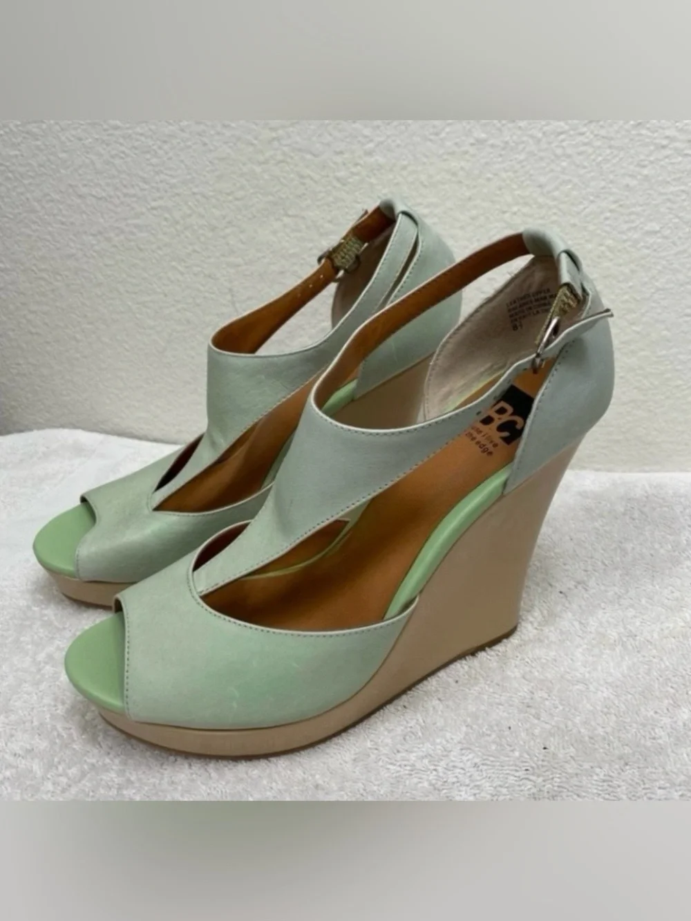 BC Footwear Women's Mint Green Tan Leather Platform Sandal Wedge Size 8.5 Boho
